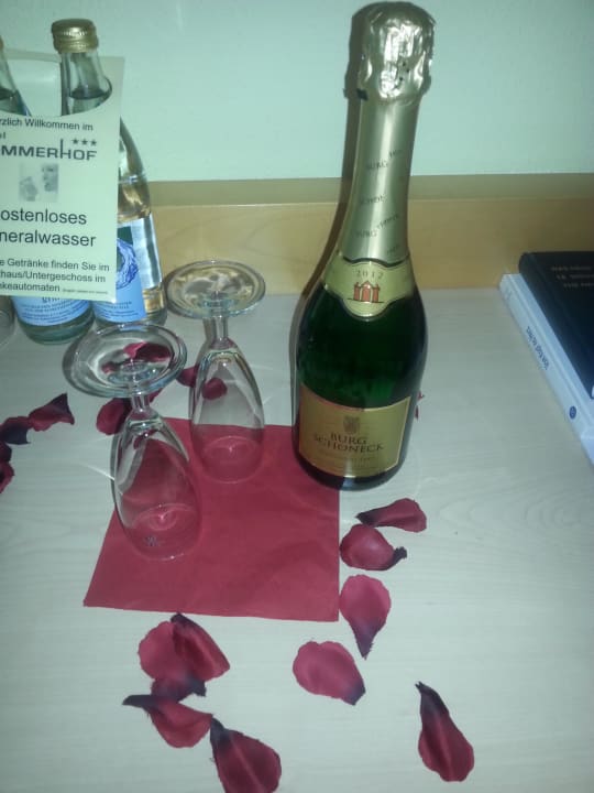 Gekühlter Sekt, bei Ankunft Hotel Nummerhof