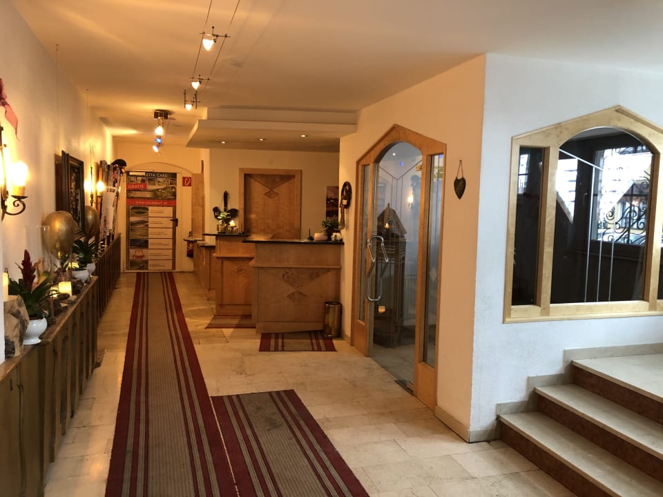 Lobby Hotel Alpenrose