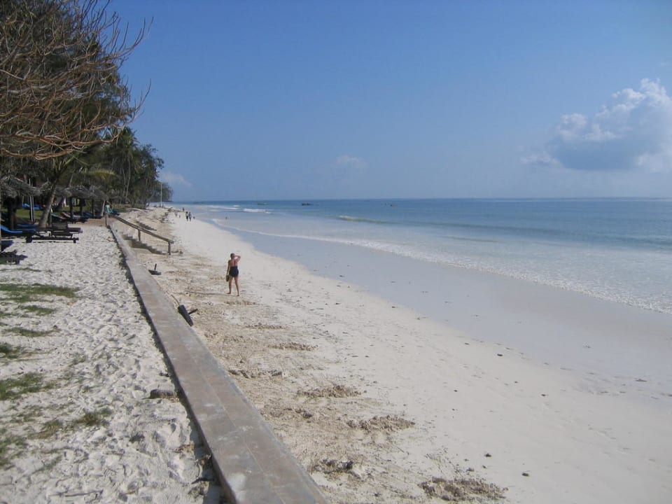 Feiner Sandstrand Diani Sea Resort