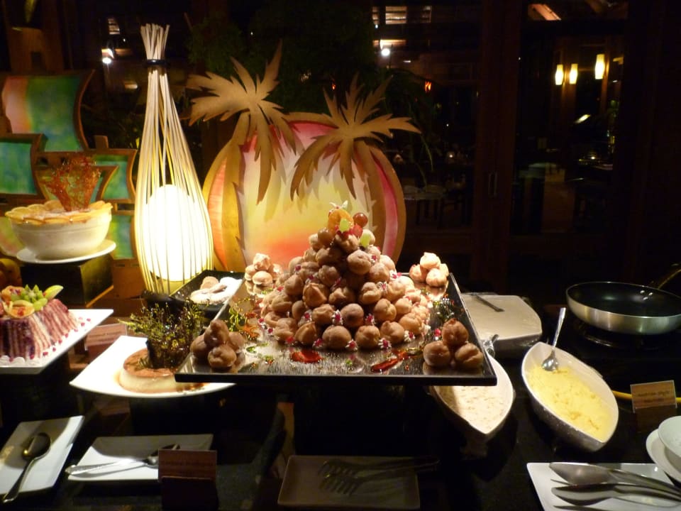 Funama Buffet Restaurant Vilamendhoo Island Resort & Spa