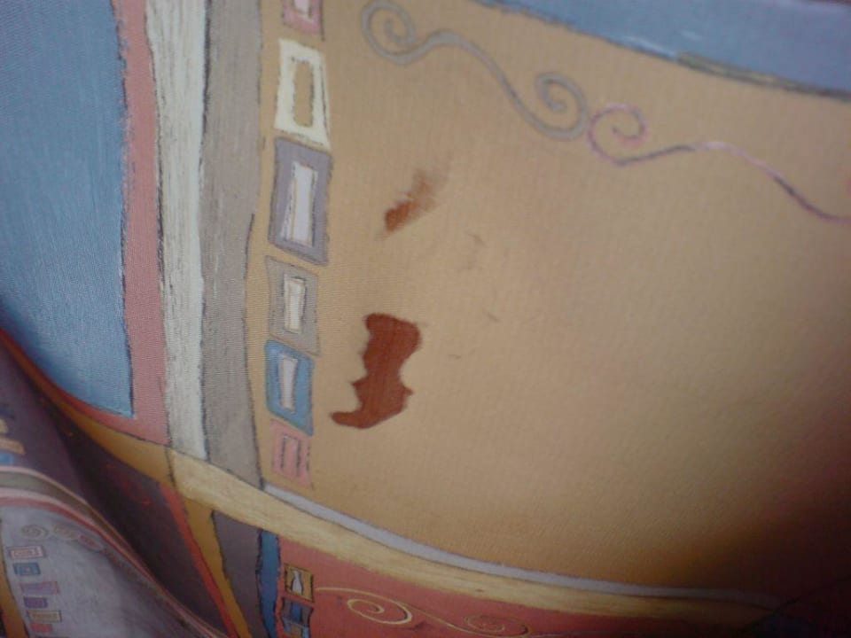 Flecken auf den Gardinen Hotel Grand Efe