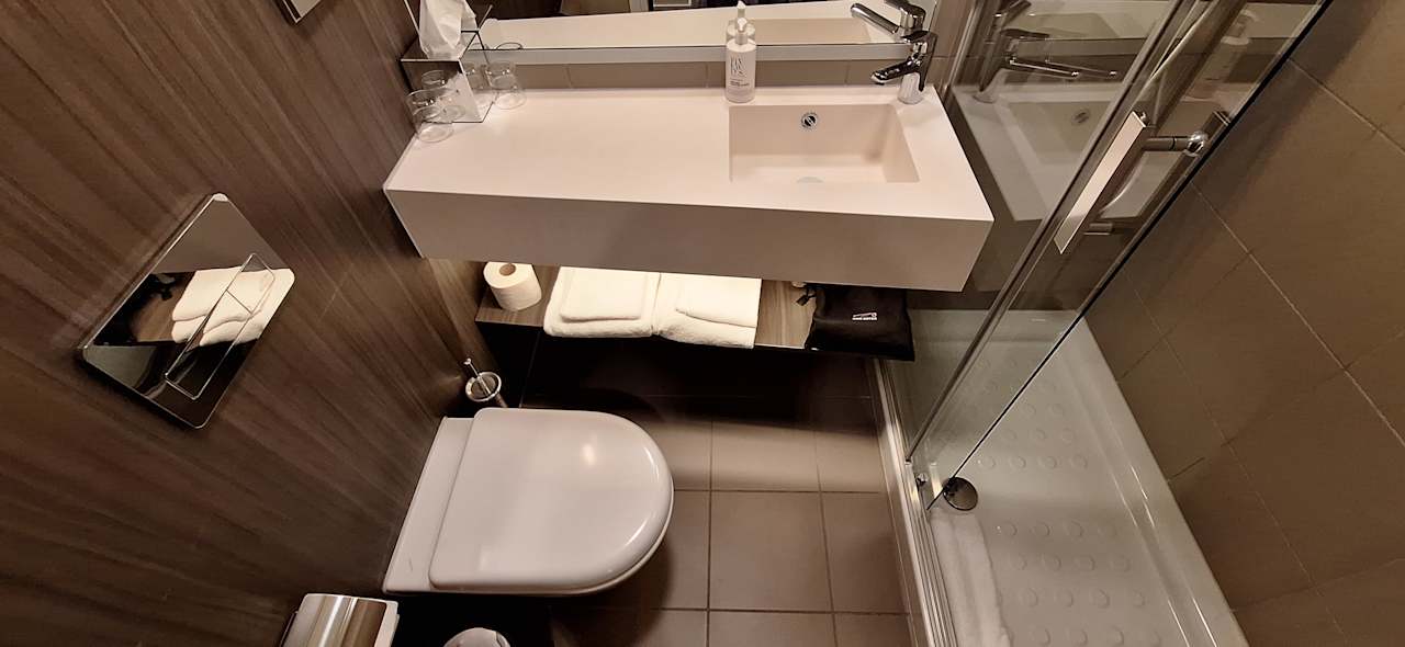 Zimmer MOXY Frankfurt Airport