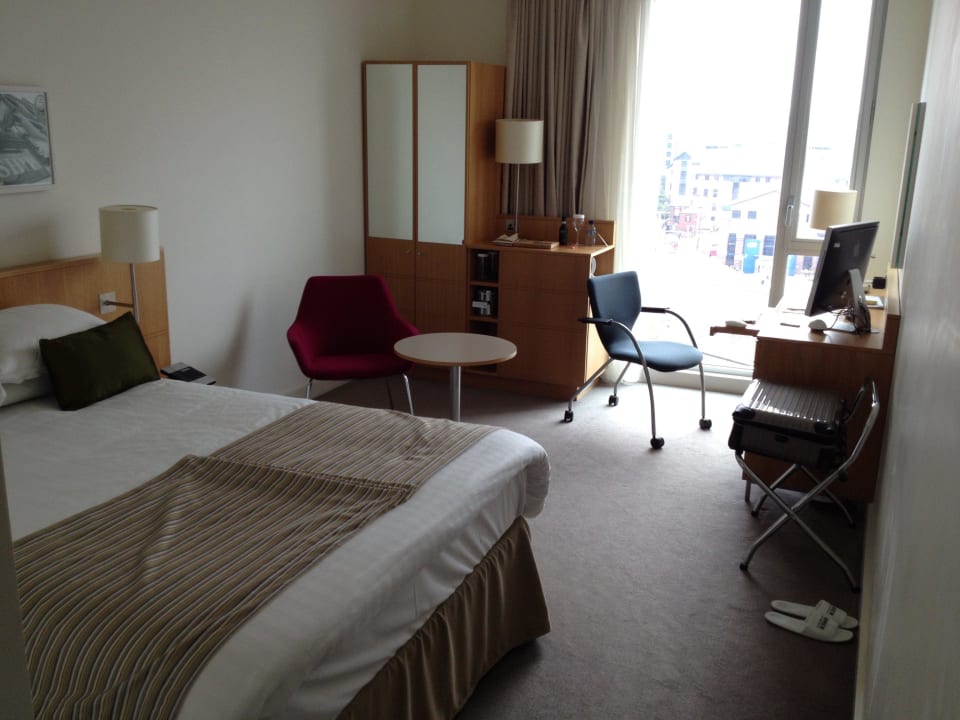 Queen Size Bed Room im 9. Stock Doubletree by Hilton Hotel Leeds City Centre