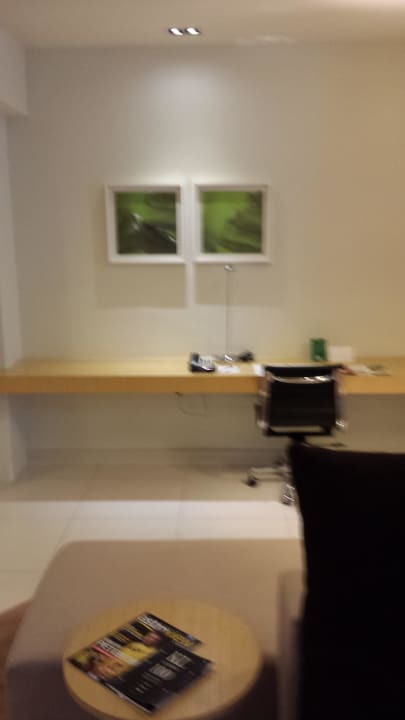 Schreibtisch PARKROYAL Serviced Suites Kuala Lumpur