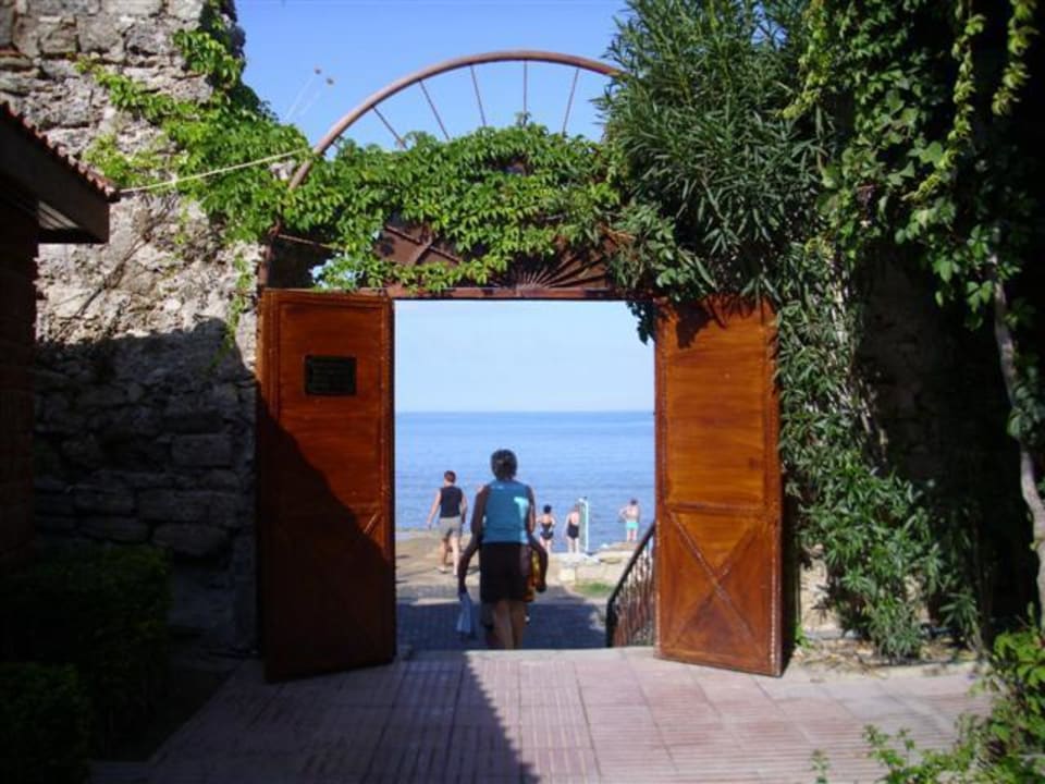 Ausgang zum Strand Can Garden Beach