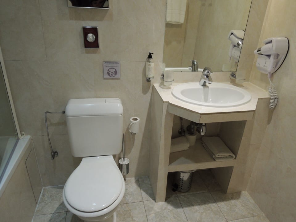 Bathroom 1 Best Western Plus Nice Cosy Hôtel