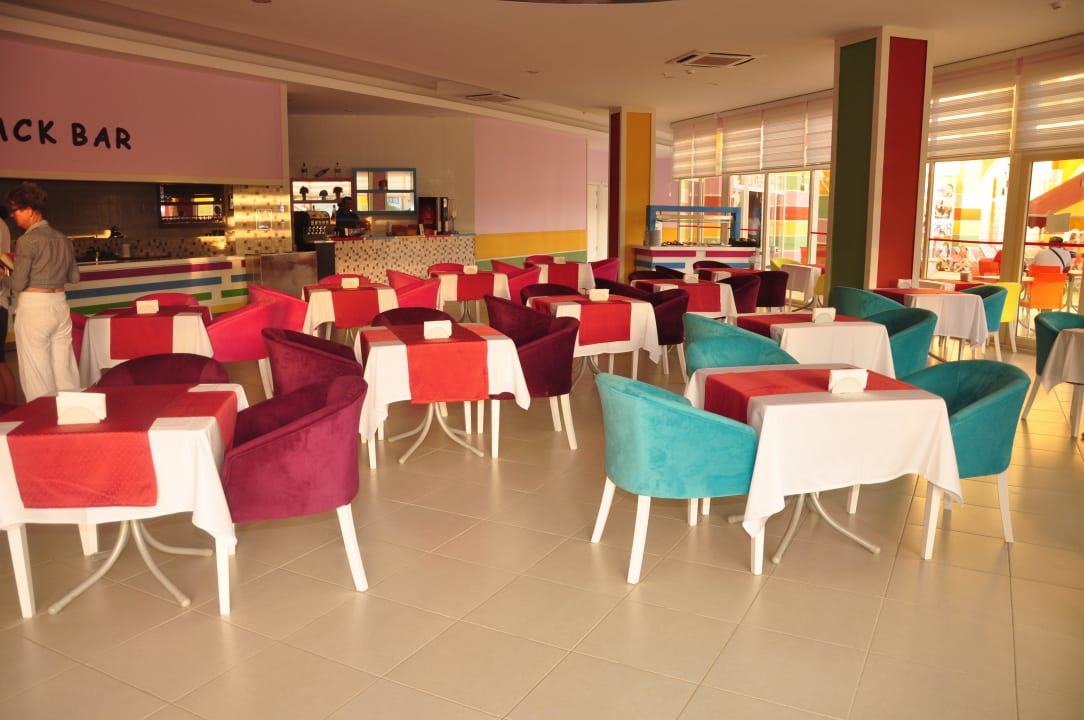 Snack Bar Ramada Resort by Wyndham Side