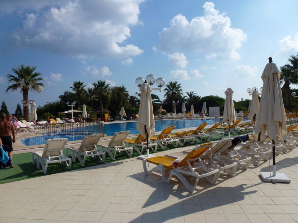 Schwimmanlage vom  Nebengebäude Calimera One Resort Jockey