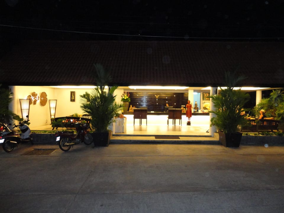 Lobby  Ocean Breeze Resort