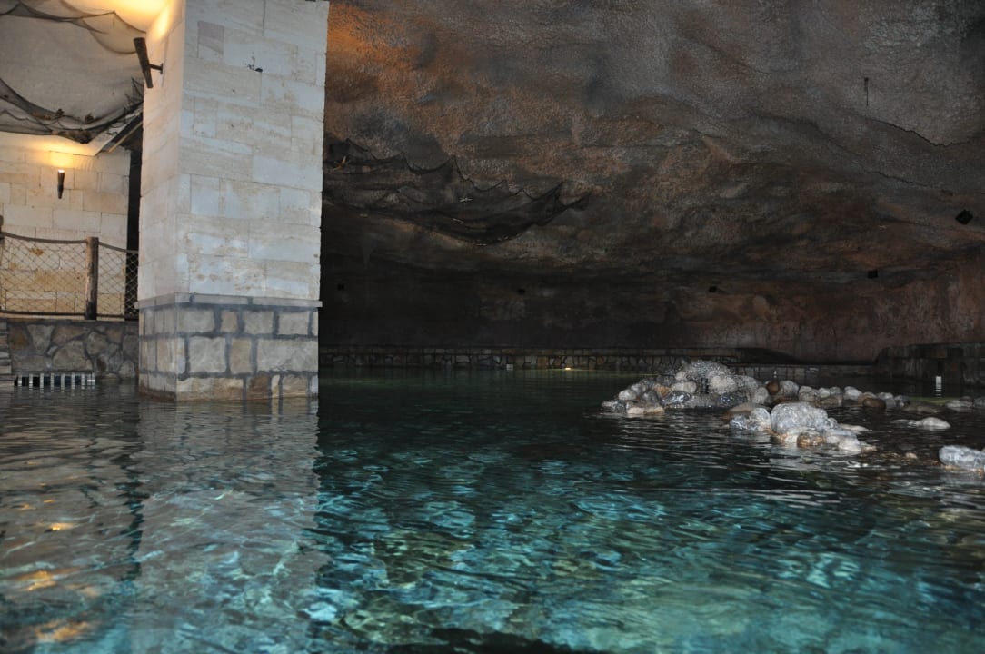 Grotten im Amazon-Park Club Grand Side
