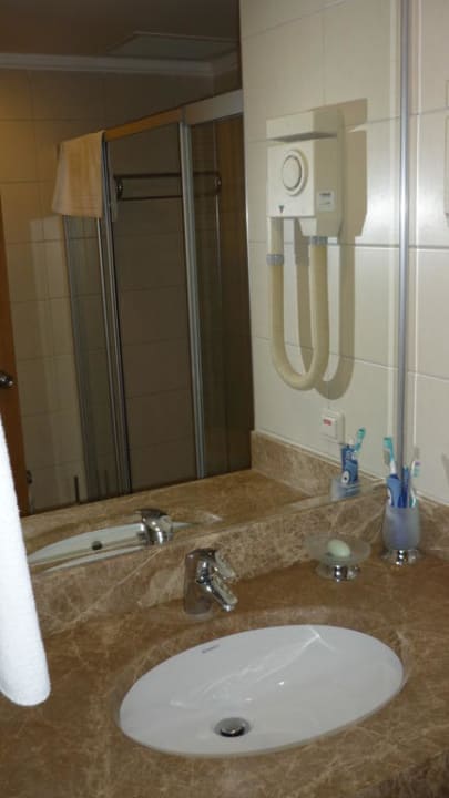 Bad Zimmer 811 Hotel Sirma