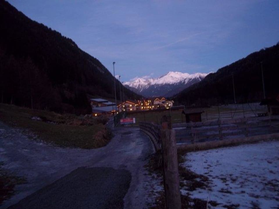 Alphotel bei Dämmerung Alphotel Tyrol