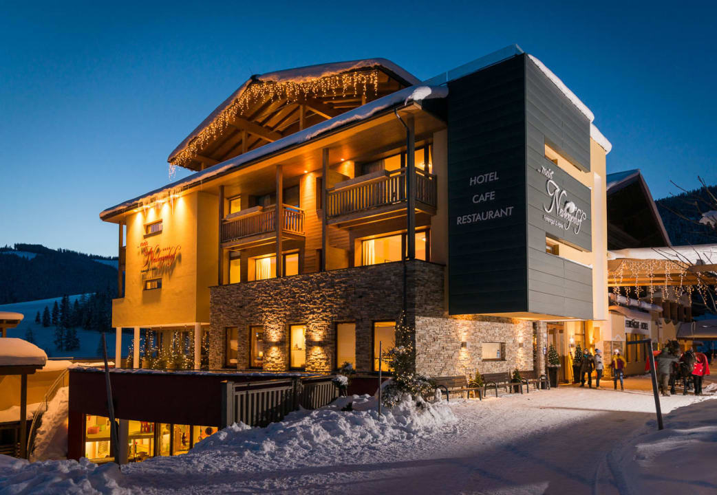 Abendstimmung am Neubergerhof Hotel Neubergerhof