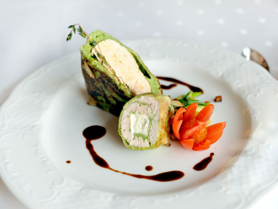 Hähnchenbrust im Kräuterbrickteig Golfpark Gut Düneburg