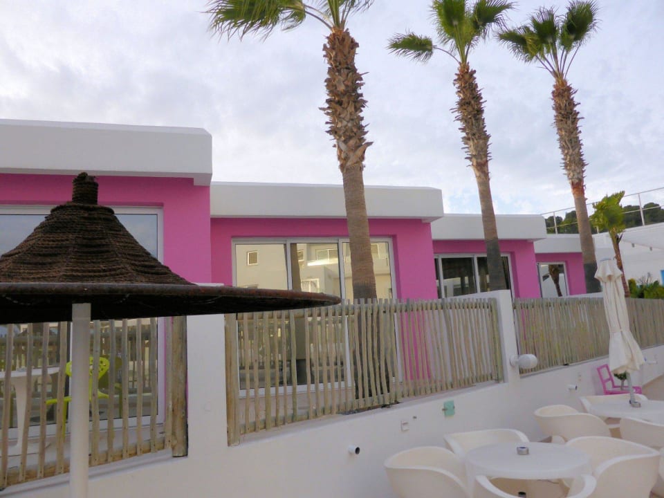 Unser Zimmer im Nebengebäude Napa Mermaid Hotel & Suites