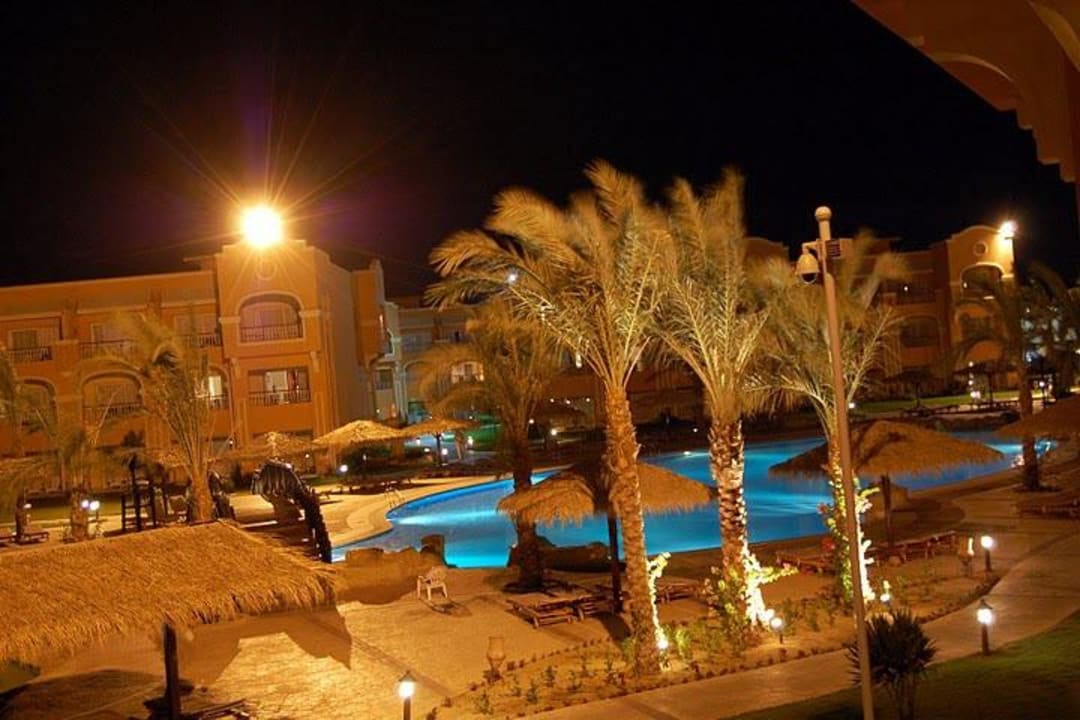 Z hotelowego ona nocą Sentido Caribbean World Soma Bay