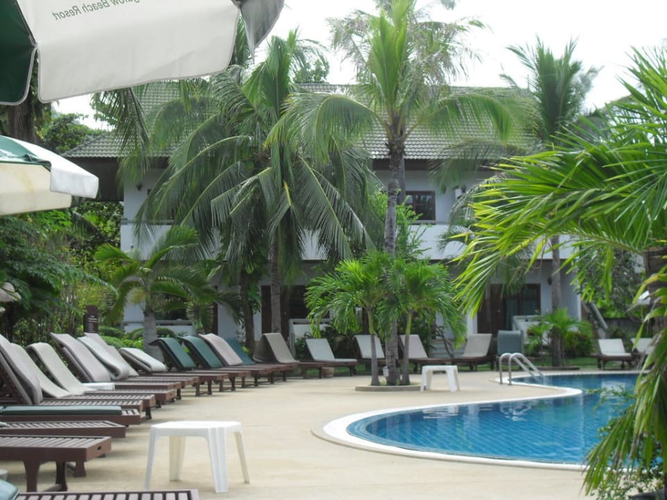 Pool Mit Liegen First Bungalow Beach Resort Chaweng Noi Beach