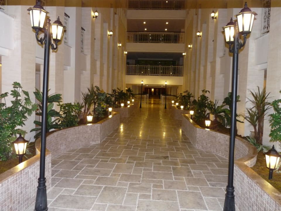 Hotelgelände Alba Queen Hotel