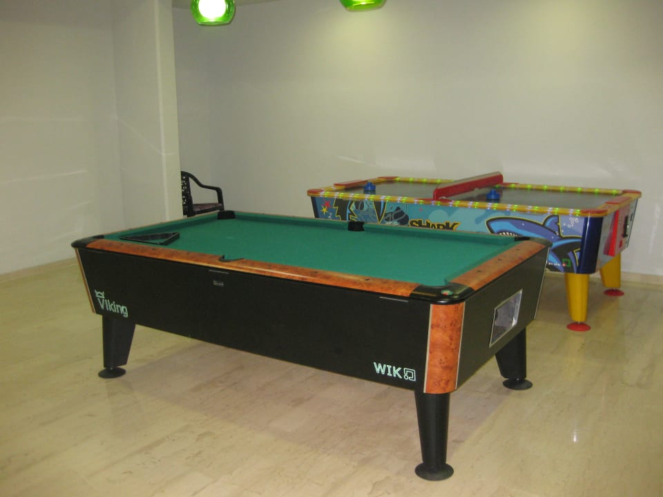 Billard & Air Hockey Kresten Palace Hotel