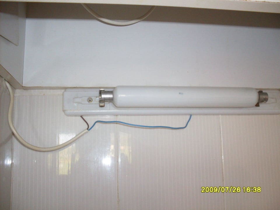 Lampe über dem Herd FLOR los Almendros Apartamentos