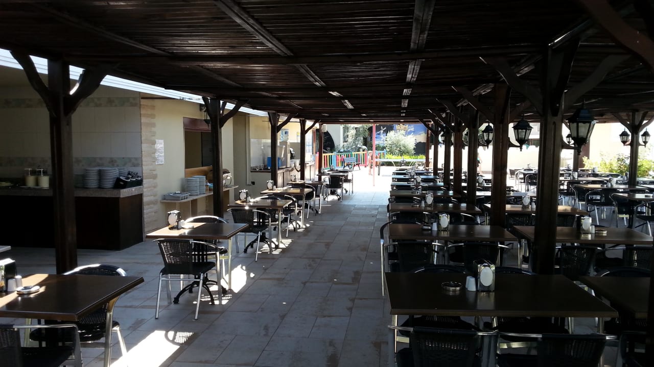 Snackbar by swimming pool Side Mare Resort & Spa