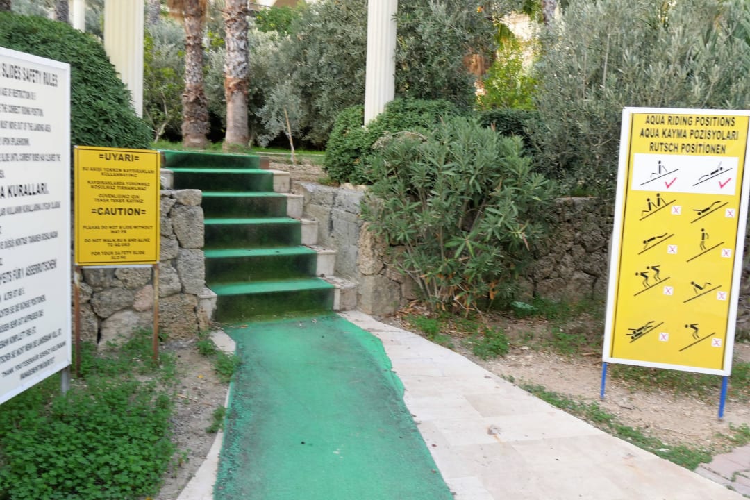 Poolrutschennutzungsregeln vom Oscar Resort Hotel Oscar Resort Hotel