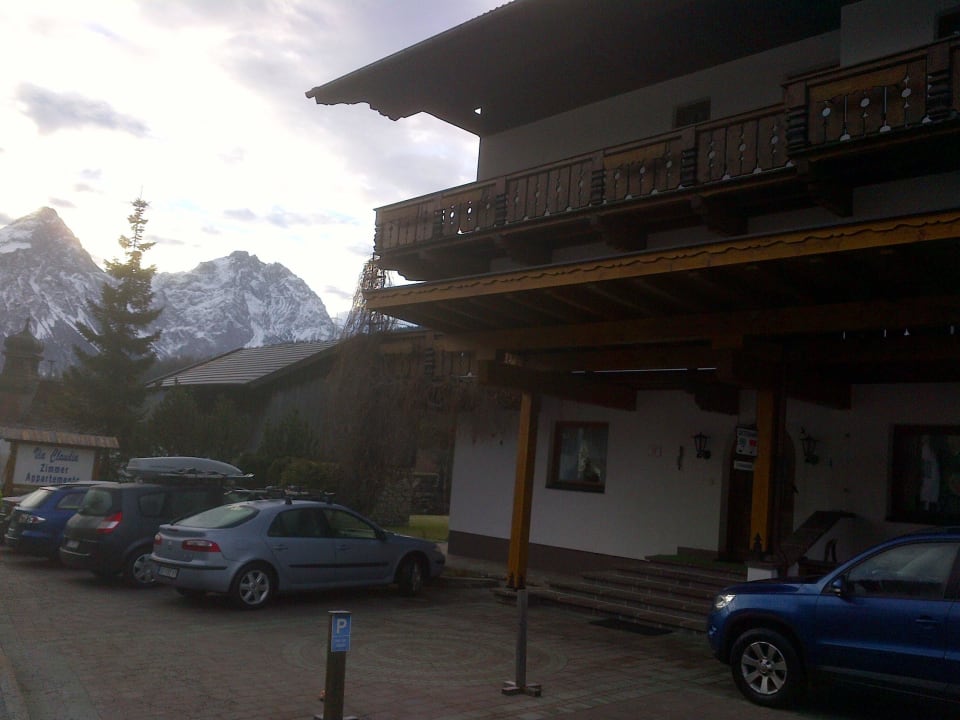 Eingang der Pension Pension Apartments Via Claudia