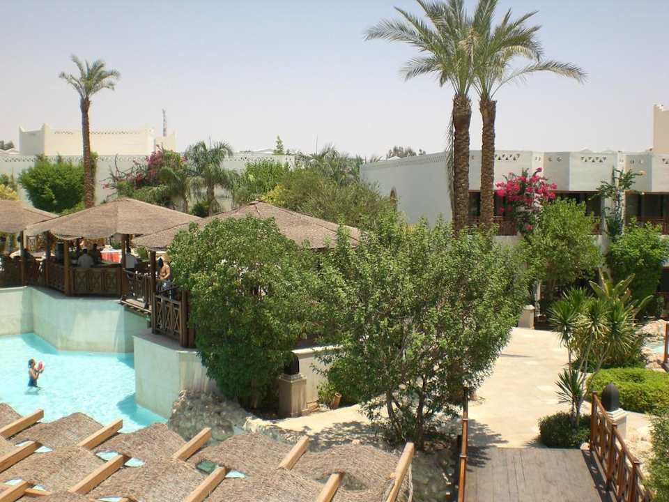 Wunderschöne Poolanlage mit viel Grün Ghazala Gardens