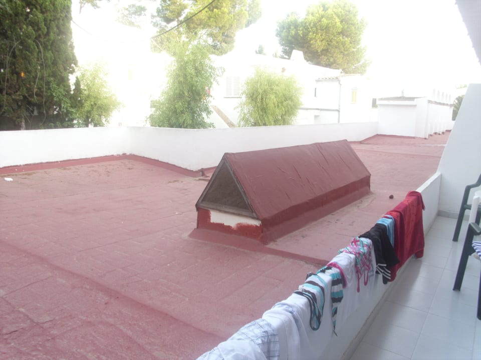 Küchenabzug direkt beim Balkon Gavimar Ariel Chico Club & Resort