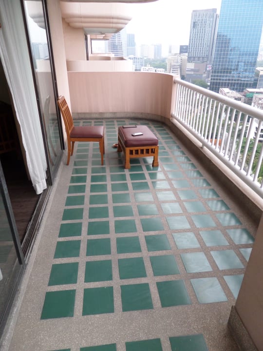 Zimmer Pantip Suites Sathorn