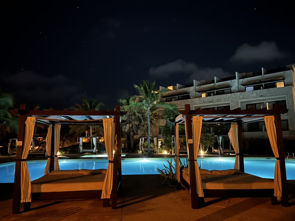 Pool Akumal Bay Beach & Wellness Resort