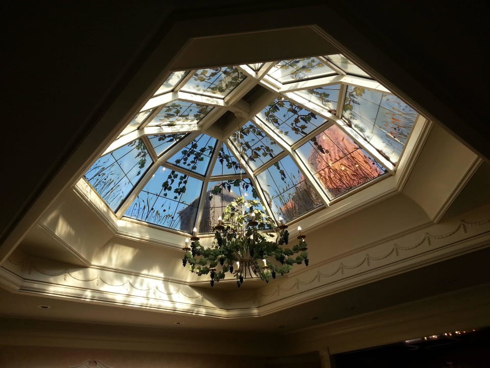 Lichtkuppel im Frühstückssaal Burghotel Haselünne