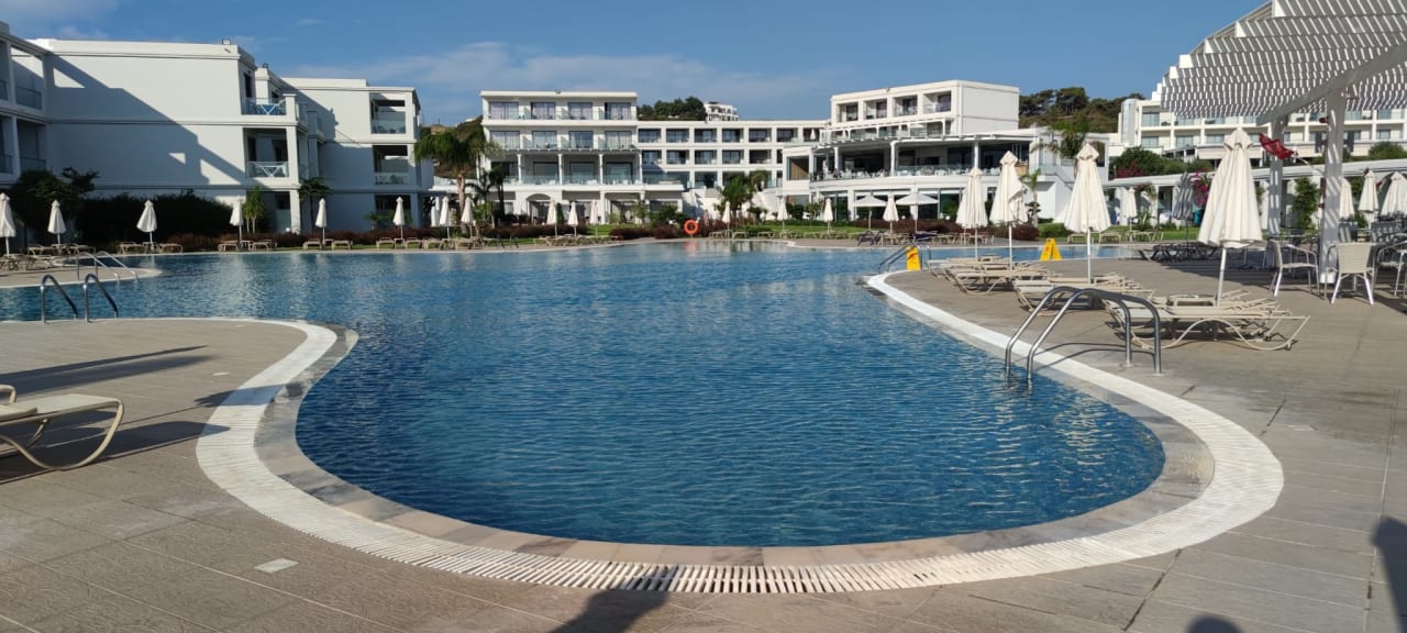 Pool Asterias Beach Resort