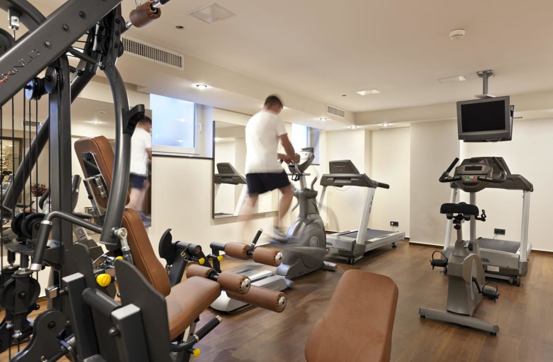 Moderner Fitnessraum Flemings Hotel Frankfurt Main-Riverside