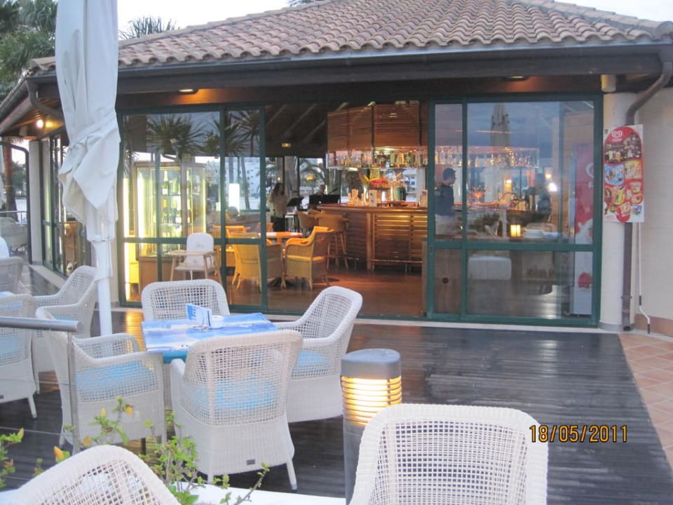 Vor der Bar Alcudiamar Marina Residence