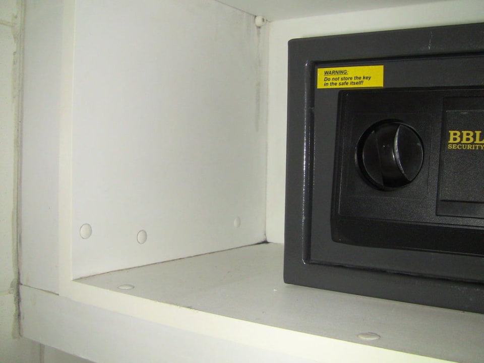  Schmutz am Safe Hotel Hollow on The Square Cape Town