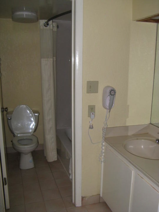 Blick ins Badezimmer Hotel Dolphin Beach Resort