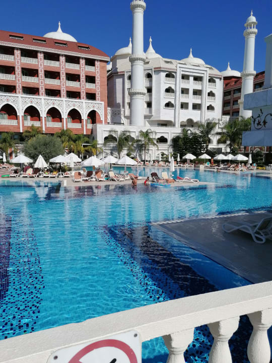 Pool Royal Taj Mahal Hotel