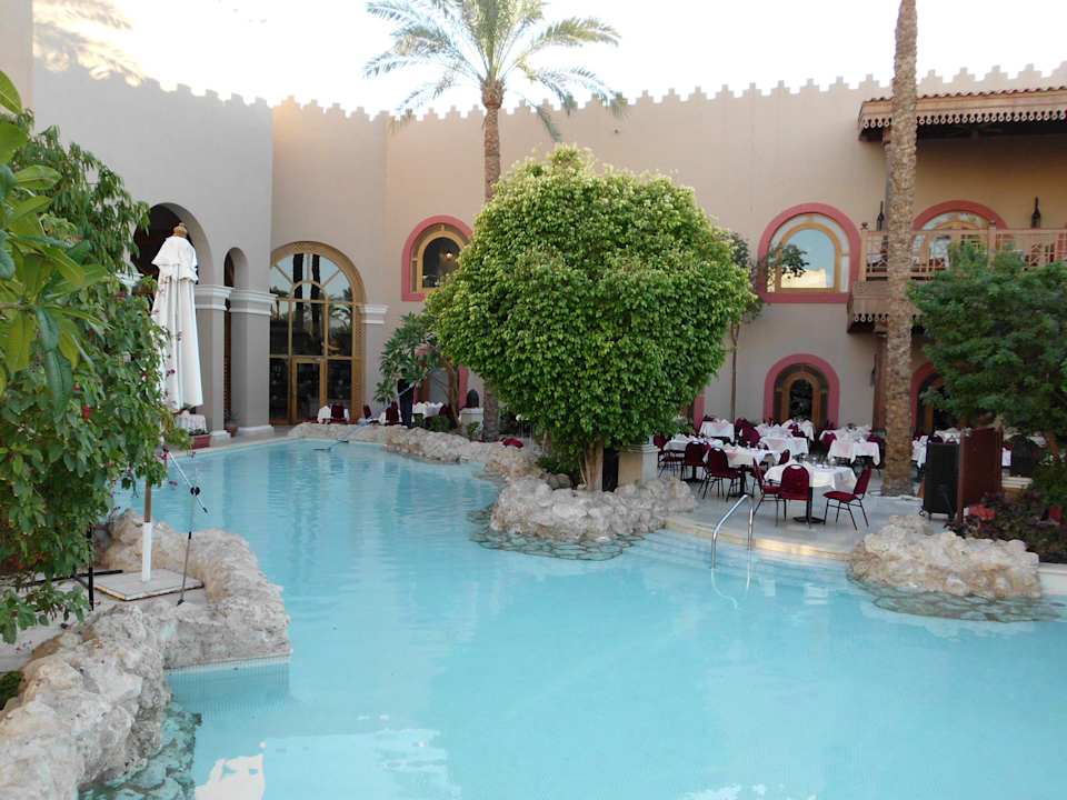 Zum Fountain Restaurant Ghazala Gardens