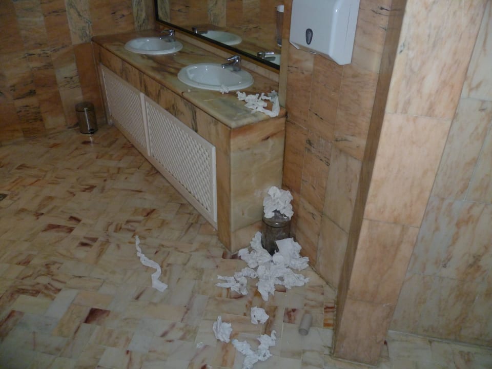 Männertoilette am Restaurant Hotel Amir Palace