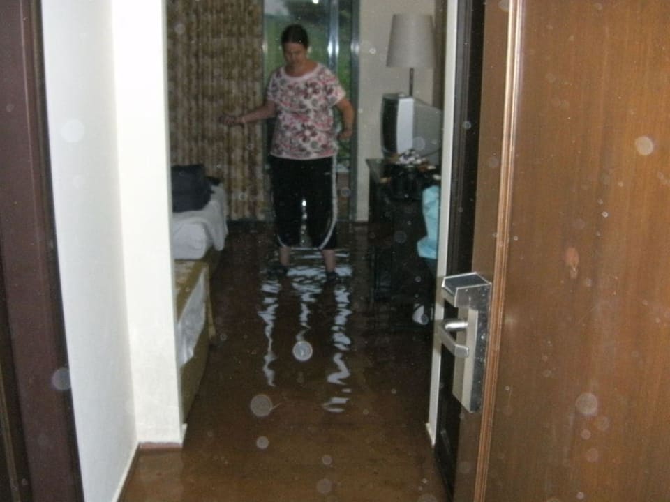 Land unter nach heftigem Regen! Greenwood Kemer Resort