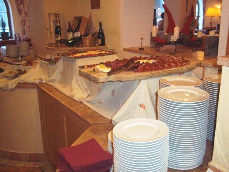 Mittagsbüffet - Wurstplatten Alphotel Tyrol