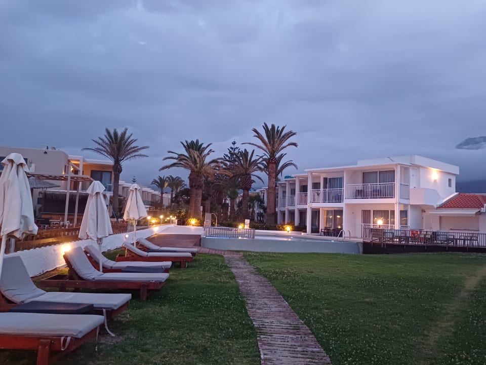 Außenansicht HARPIN Happy Days Beach Hotel