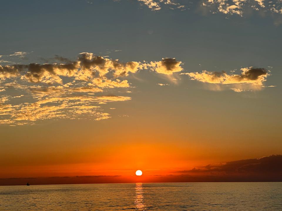 Strand Rubi Platinum Sign