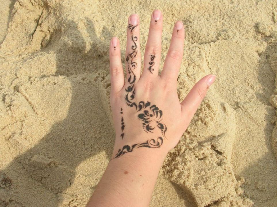 Tatouage hénné Hotel African Queen