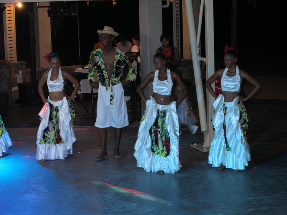 Tanzshow Hotel Villas Caroline