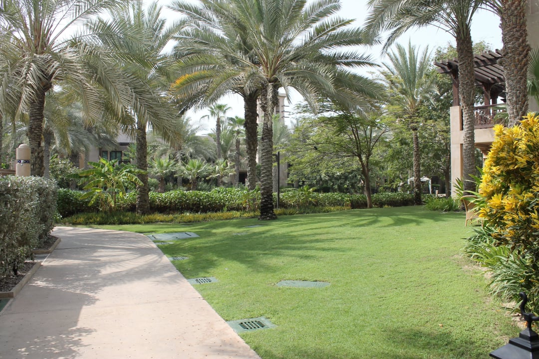 Gartenbereich beim Sommerhaus Jumeirah Dar Al Masyaf