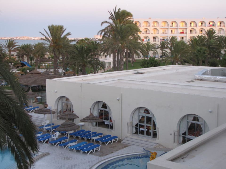 Vom Balkon in den Speisesaal El Mehdi Beach Resort