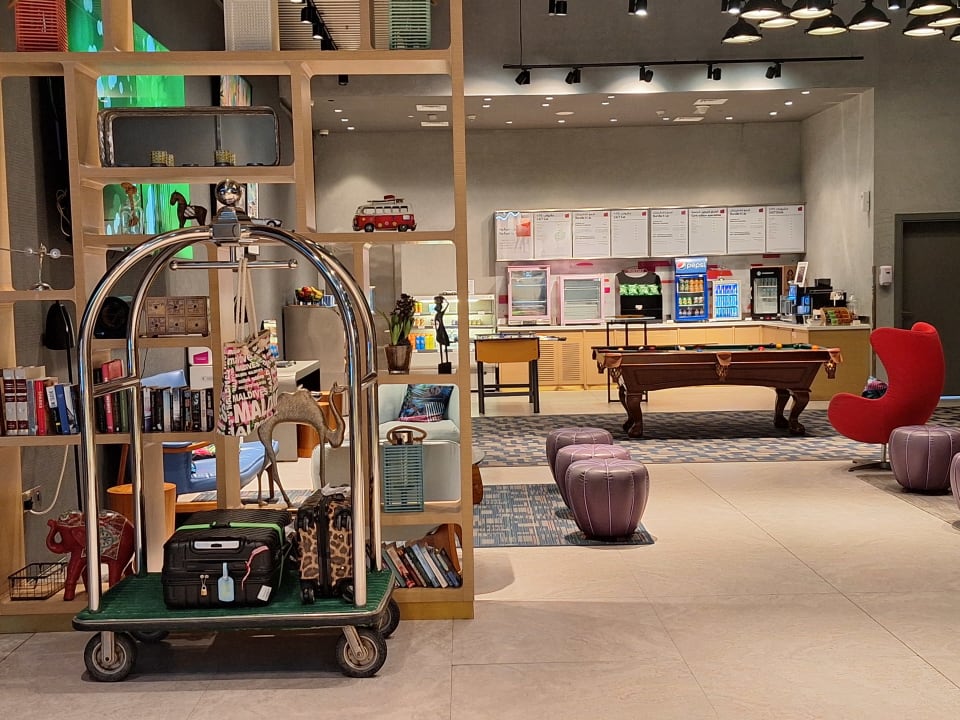 Lobby Aloft Palm Jumeirah