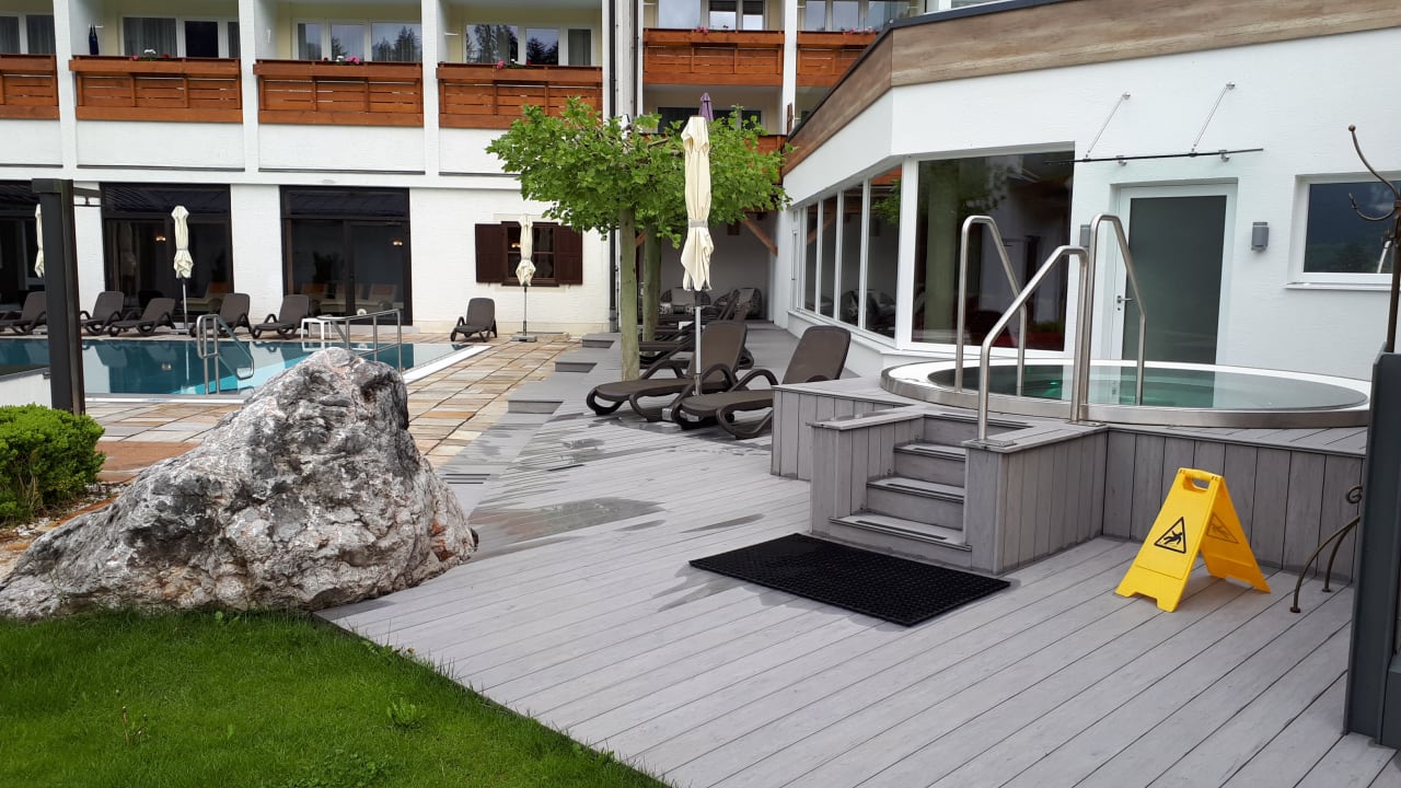 Pool Alm- & Wellnesshotel Alpenhof